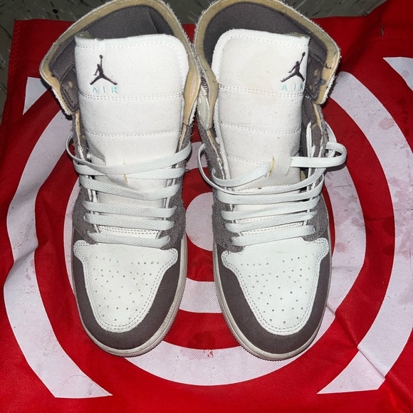 AIR JORDAN 1S - Picture 3 of 3